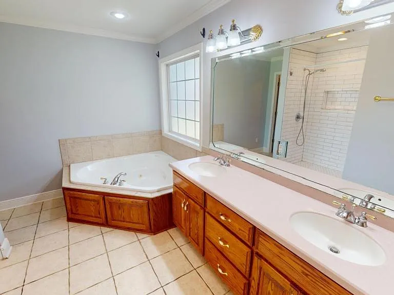 808 Dixie Dr — Photo 14