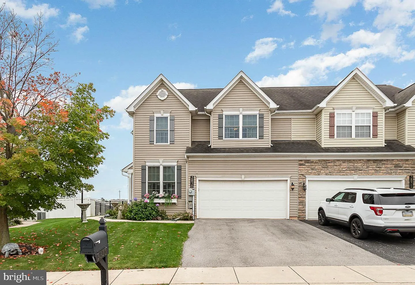 3830 Kings Ln photo 1