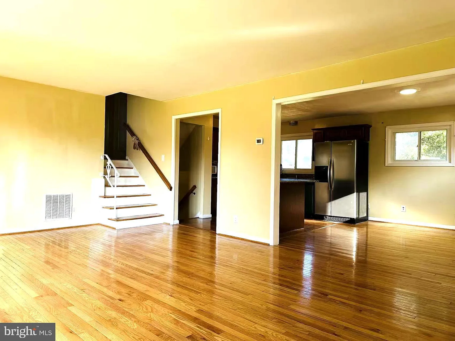 3 bed, 2.5 bath, 1998 sqft, $2,950 — Photo 3