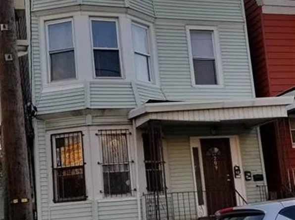 209 Armstrong Ave, Jersey City, NJ 07305