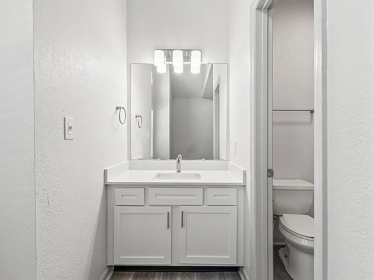 Summerlake Apartments — Photo 29