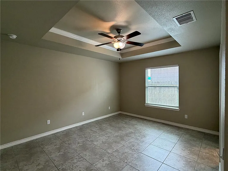 8033 Cormorant Dr — Photo 12