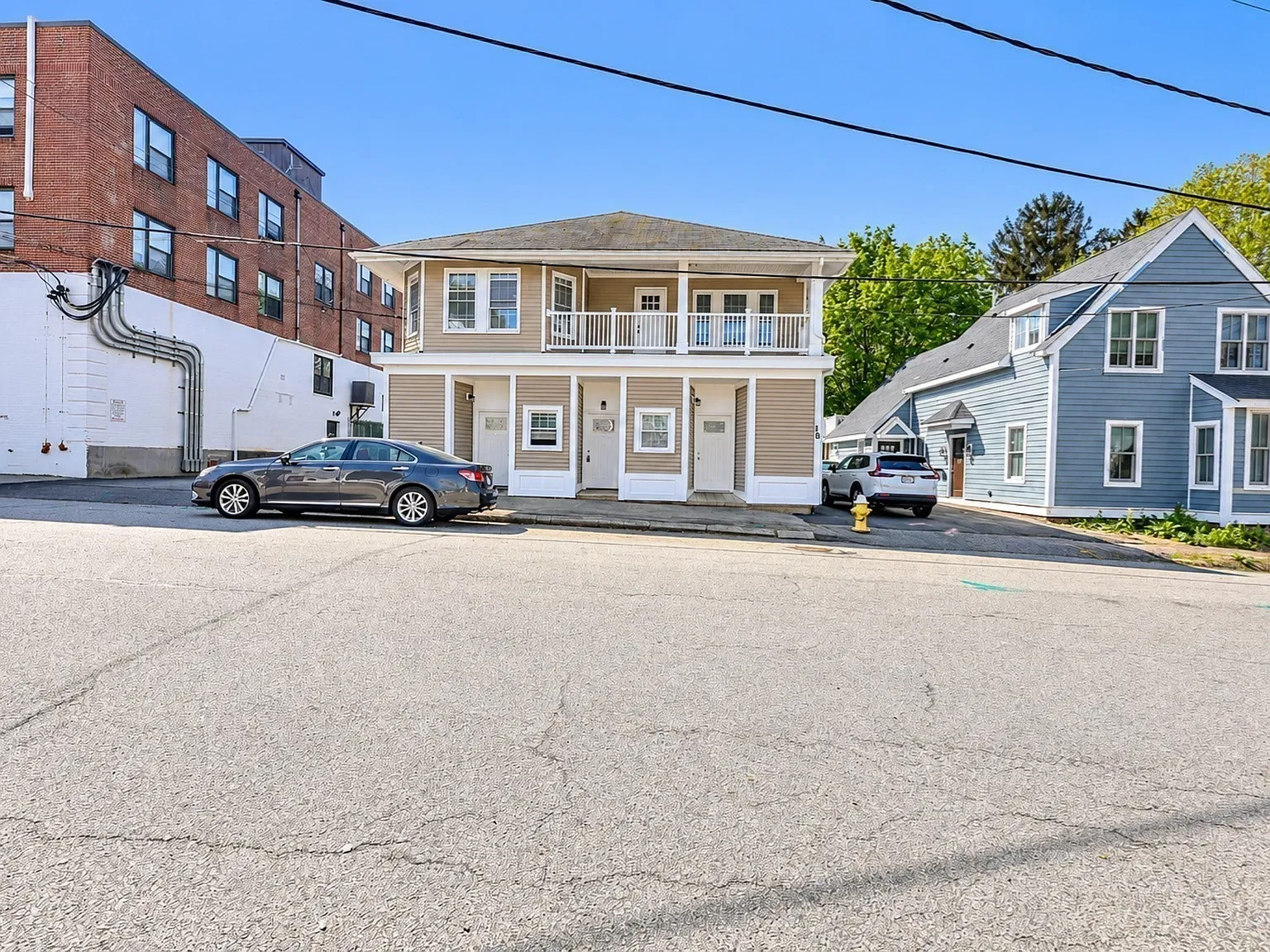 4 bed, 1.0 bath, 1575 sqft, $3,395 — Photo 1