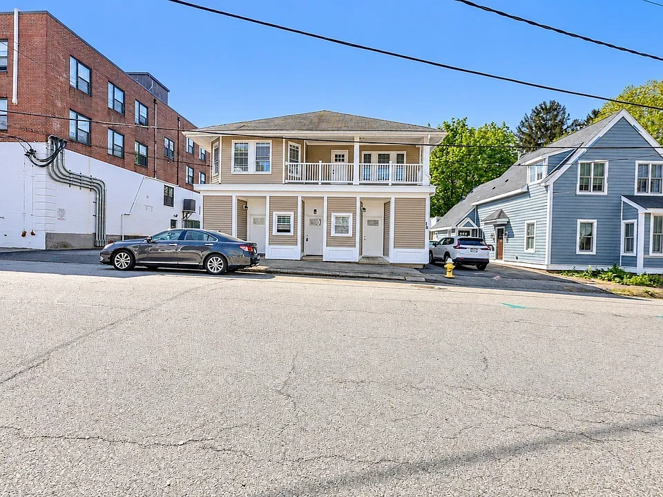 18 Pacific St #4