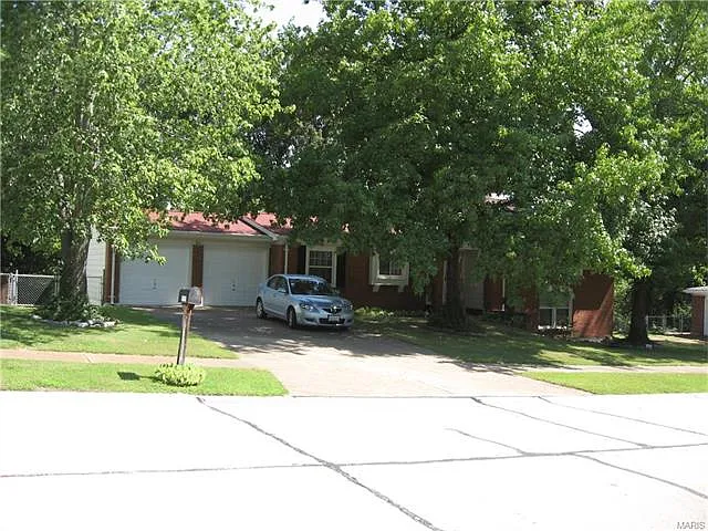 12311 Worthington Dr photo 1