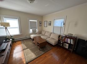 8 Boylston Pl, Jamaica Plain, MA