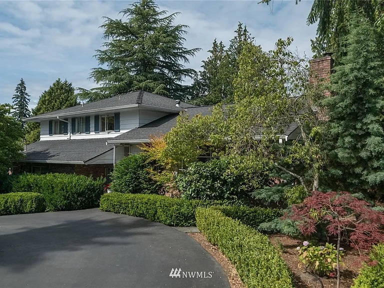 810 19th Ln W — Photo 1