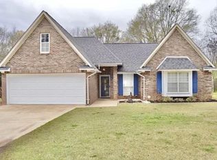 210 Drake Cir, Columbus, MS 39702