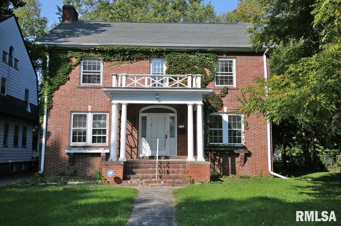1205 N Flora Ave photo 1