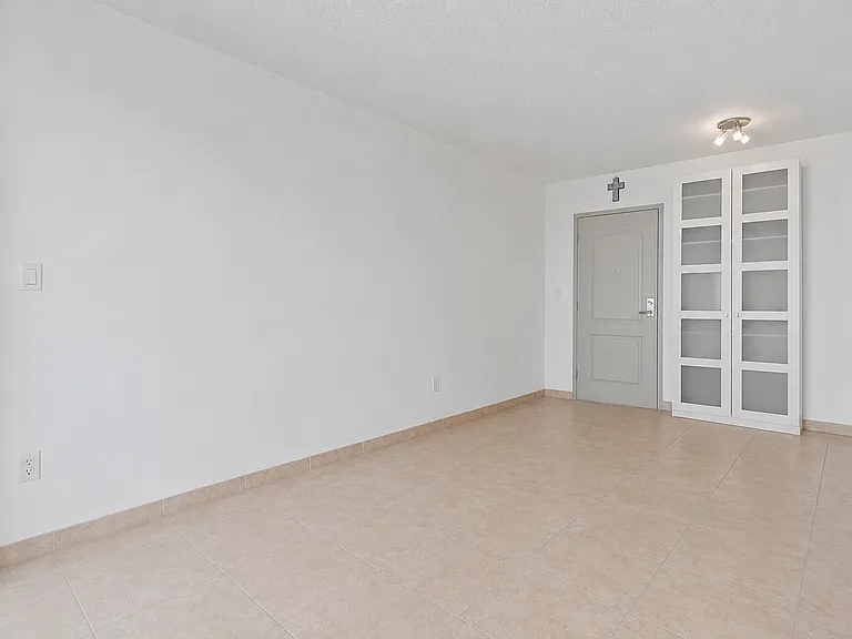 110 Washington Ave — Photo 2