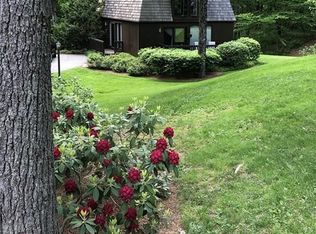 79 Hillside Rd, South Deerfield, MA 01373