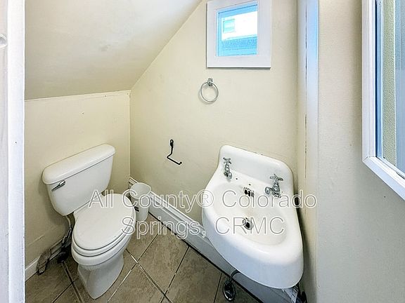 4th image of 815 N Nevada Ave #101