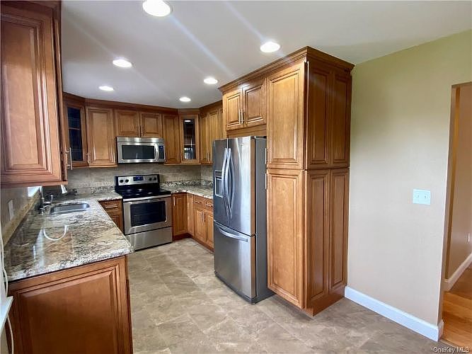 1st image of 490 Sierra Vista Ln