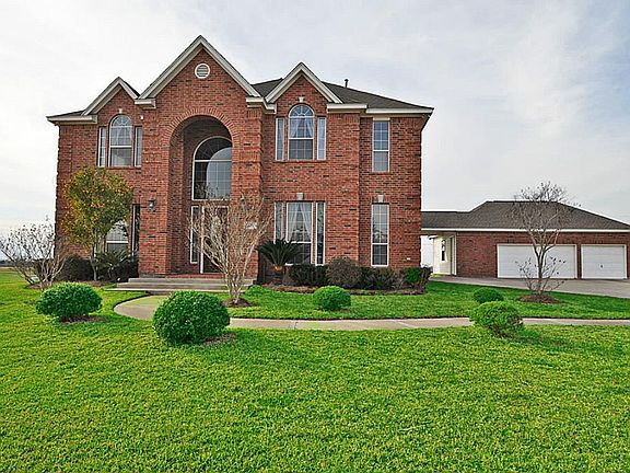 HOME PROVIDES GREAT CURB APPEAL