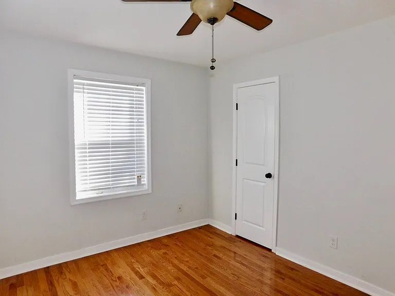 818 E Washington St — Photo 11