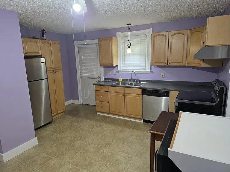 96 E Main St — Photo 14
