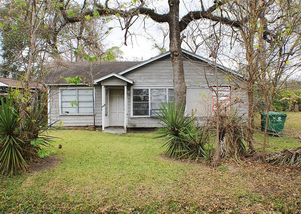 1st image of 8425 Darlington Dr