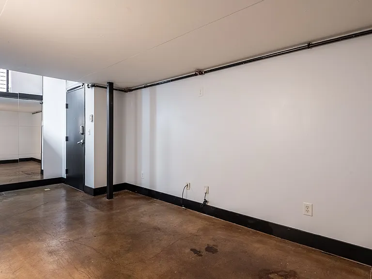 644 Wells St SW #7 — Photo 17