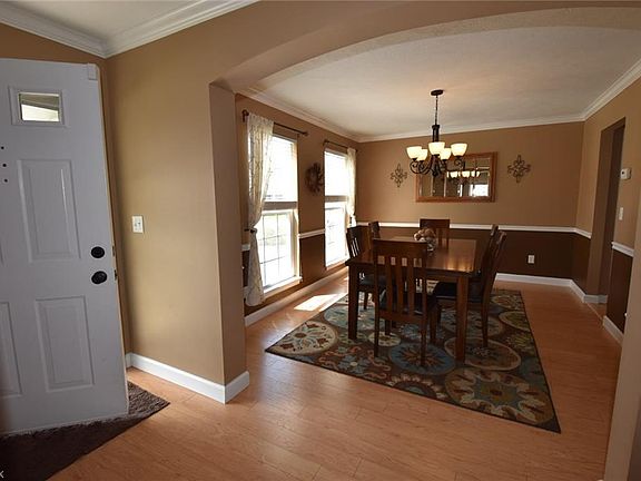 3rd image of 2099 Camden Ln