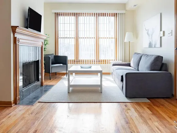 1214 W Ohio St APT 2, Chicago, IL 60642