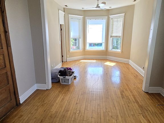 4th image of 928 S Claremont Ave APT 2F