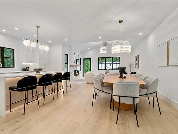5th image of 71 Cloverdale Rd
