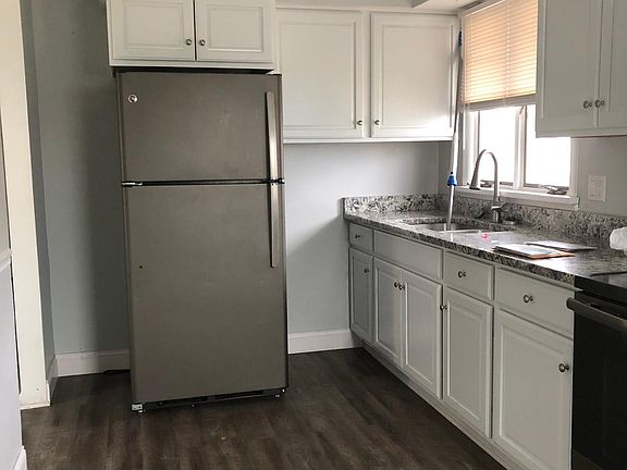 3rd image of 64 Quincy St