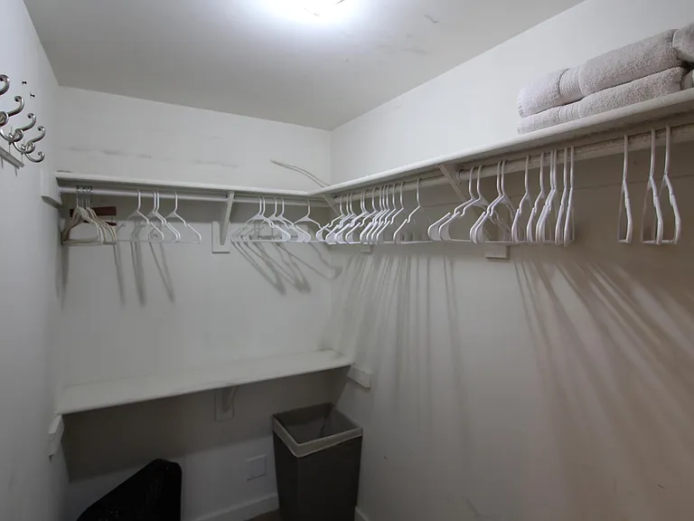 806 Bayview Dr — Photo 7