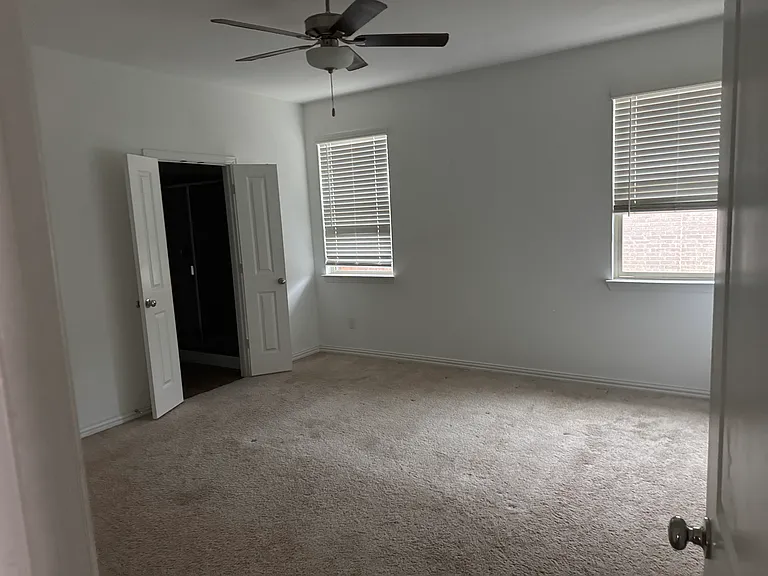 3625 Kaufman Ct — Photo 41