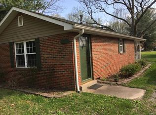 1006 Spotsylvania St, New Athens, IL 62264