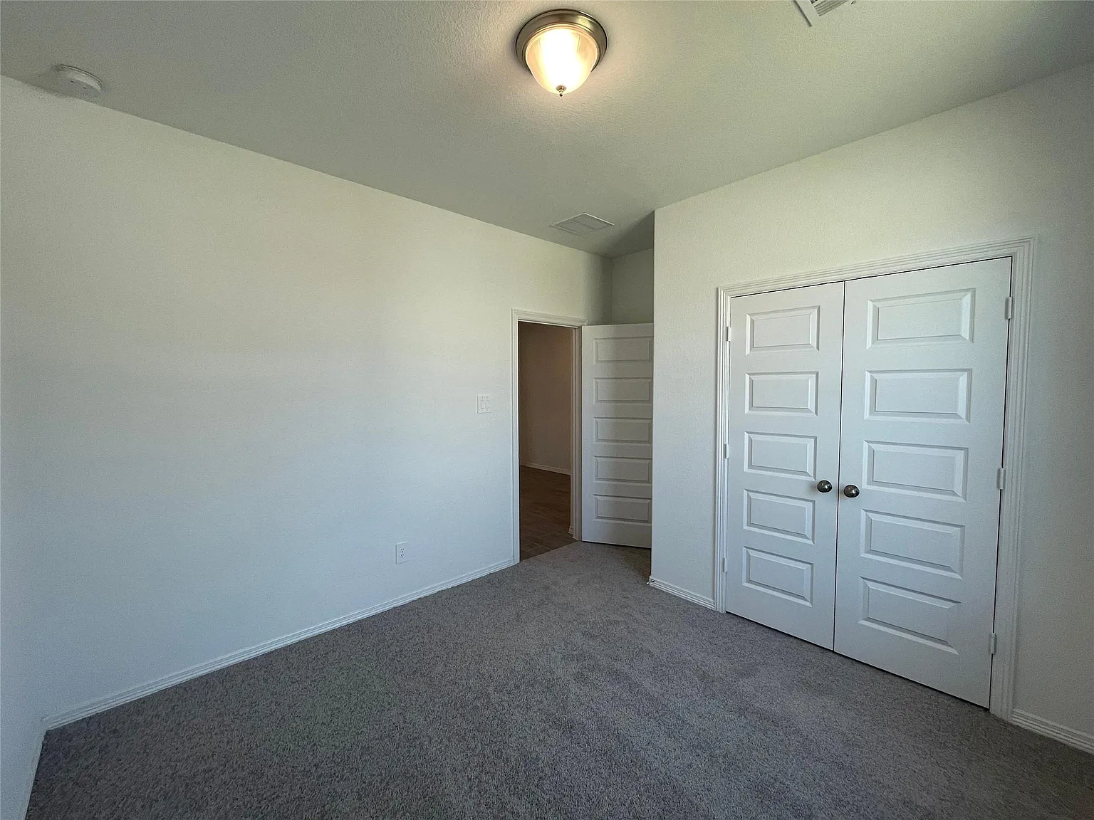 3 bed, 2.0 bath, 1637 sqft, $1,850 — Photo 4