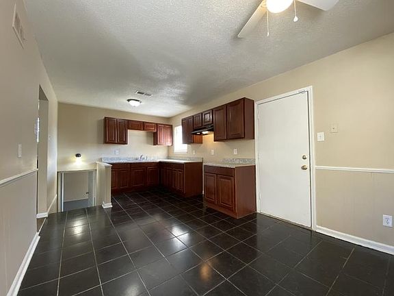 3rd image of 4206 Warbonnet St