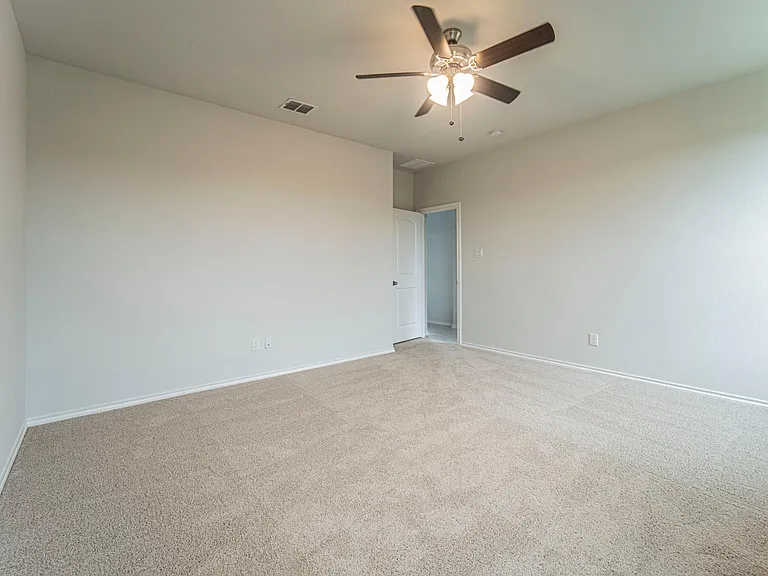 3305 Shortgrass Ln — Photo 13