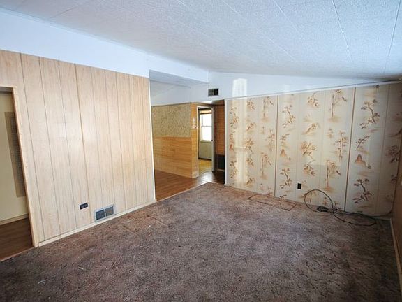 2nd image of 3399 Ada Dr