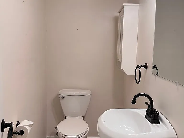 1552 Woodlawn Ave SE — Photo 18