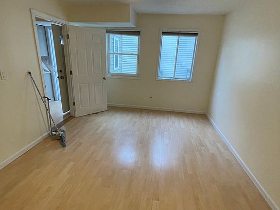 4th image of 25 Goller Pl Floor 1