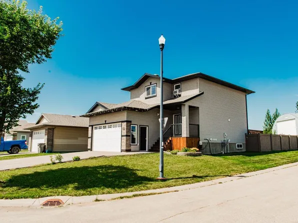 11726 S Copperwood Rd, Grande Prairie, AB T8X 0H4