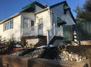 52 S 2nd St, Fords, NJ 08863