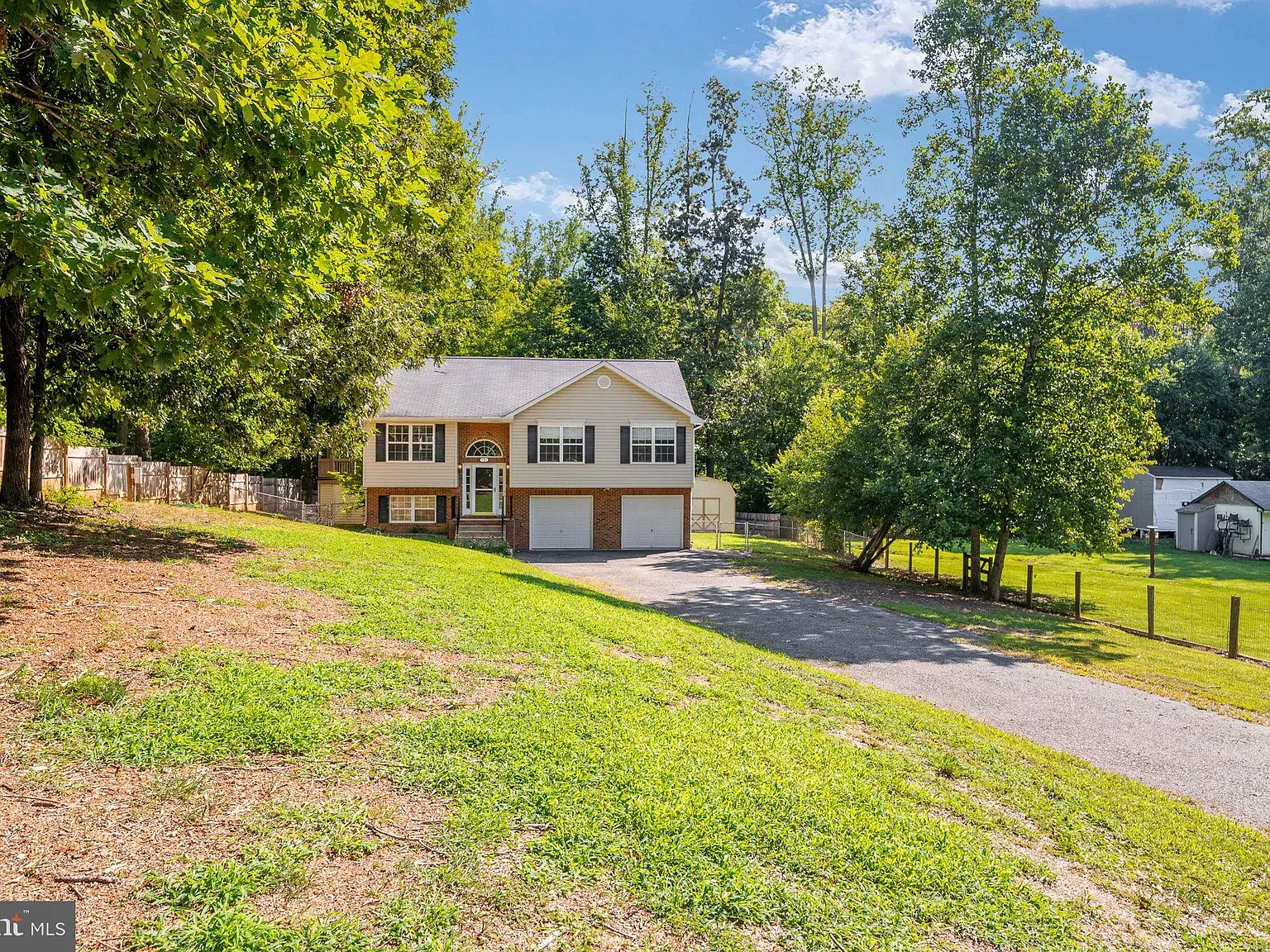 4 bed, 2.5 bath, 1738 sqft, $3,000 — Photo 3