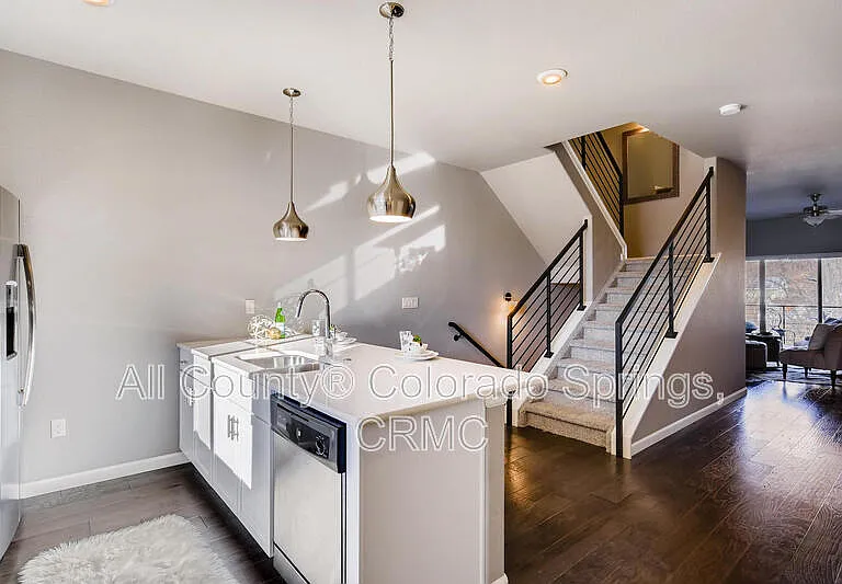50 Cheyenne Blvd — Photo 5