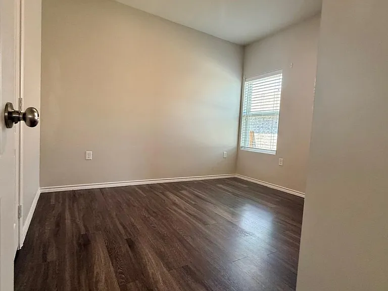 1411 Monterey Dr — Photo 4