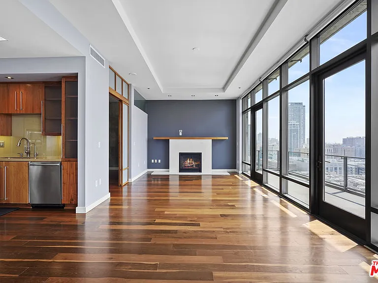 1100 Hope St #Penthouse 205 — Photo 13