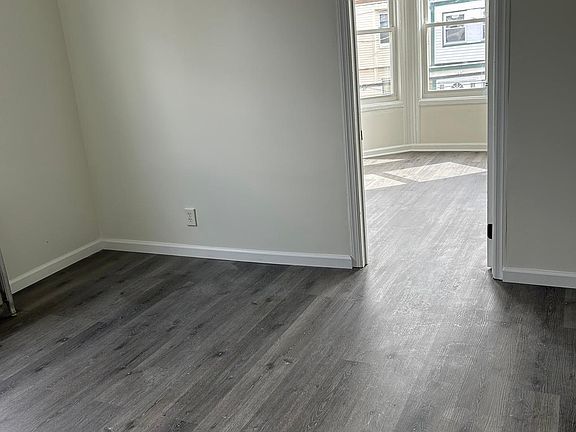 3rd image of 303 S 19th St Floor 2