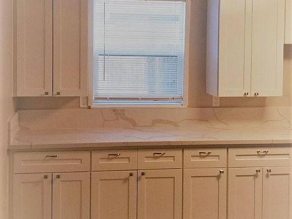 2nd image of 224 5th St APT 3