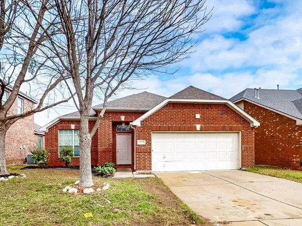 8905 Friendswood Dr, Fort Worth, TX 76123