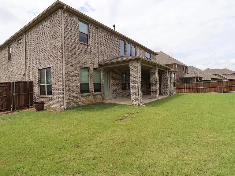 1156 Roma Dr — Photo 20