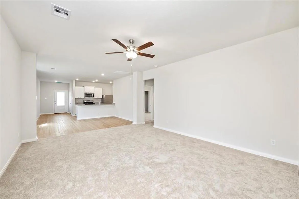3 bed, 2.0 bath, 1579 sqft, $2,500 — Photo 2