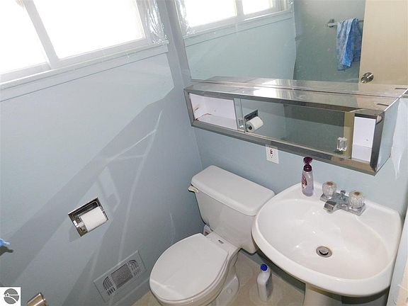 5th image of 8209 Florida St