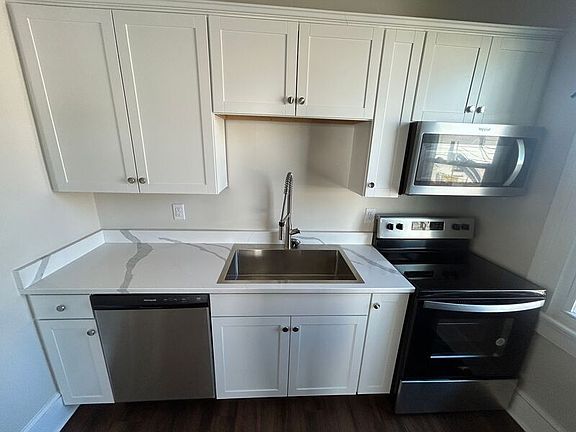 2nd image of 840 Commerce St Unit B
