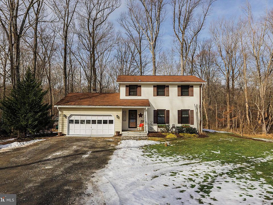 1st image of 214 Lake Dr